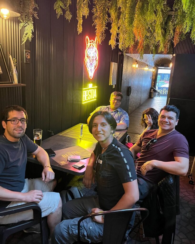 Así fue la tercera Think Talk Intercambio de idiomas - Language Exchange con juegos + Karaoke ¡Gracias a todos por participar!• Próximo evento- Miércoles 15 de Febrero en Manuel Montt Regístrate gratis en v (1)